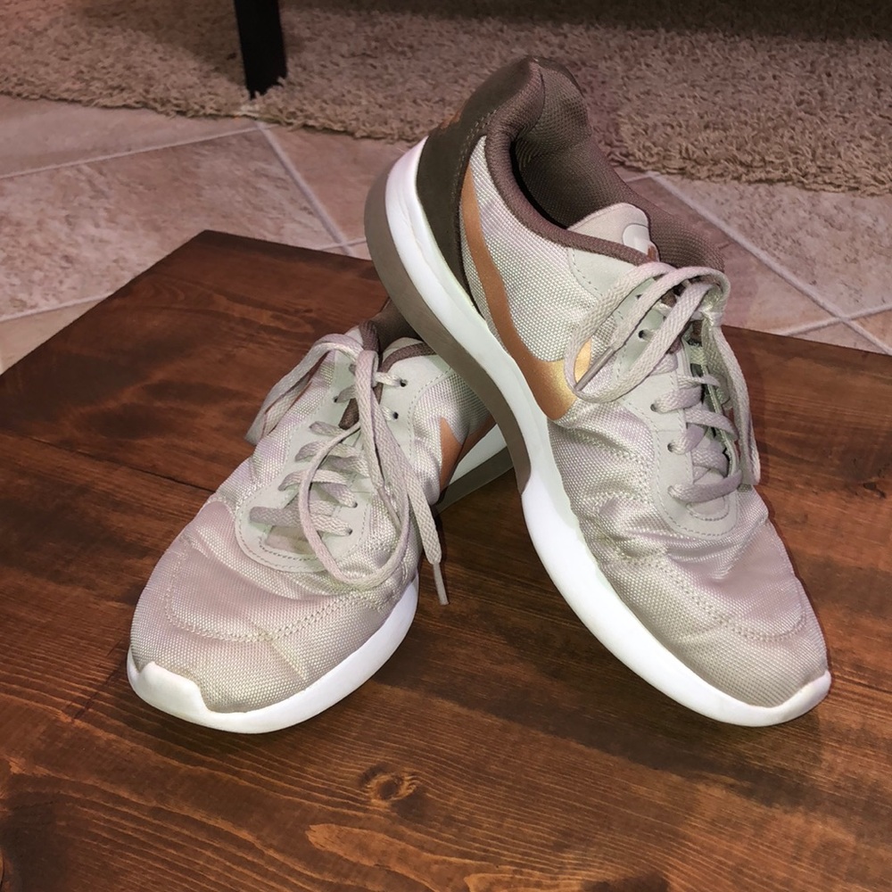 Nike MD Runner 2 LW